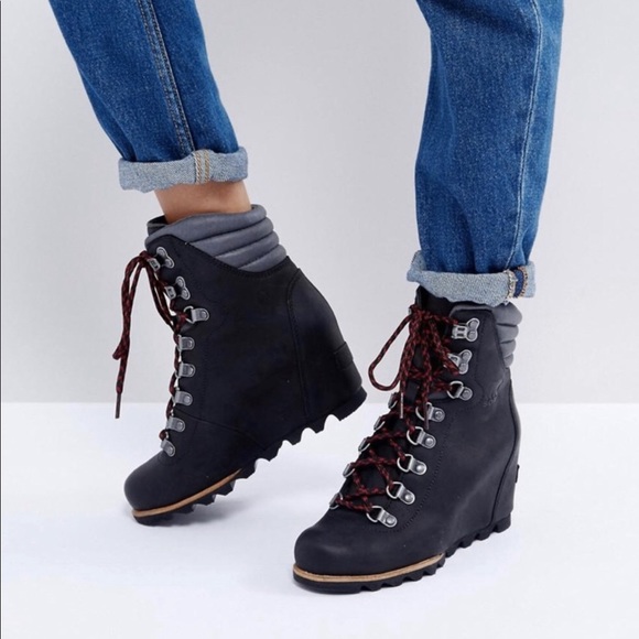 NEW Sorel Conquest Waterproof Black Wedge Boots
